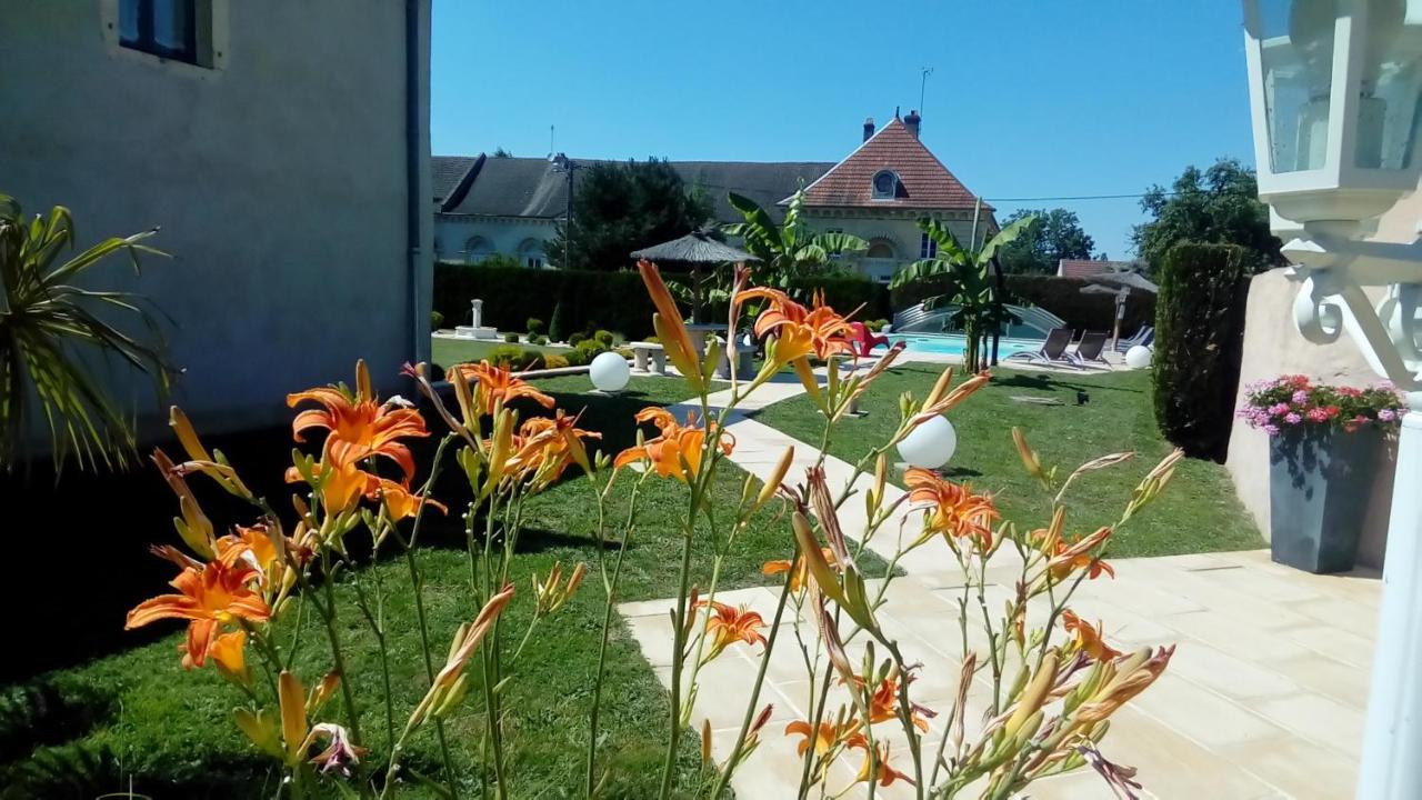 Le Domaine Des Papillons Hotell Beaujeu-Saint-Vallier-et-Pierrejux Eksteriør bilde