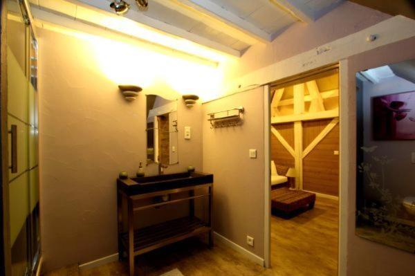 Le Domaine Des Papillons Hotell Beaujeu-Saint-Vallier-et-Pierrejux Rom bilde
