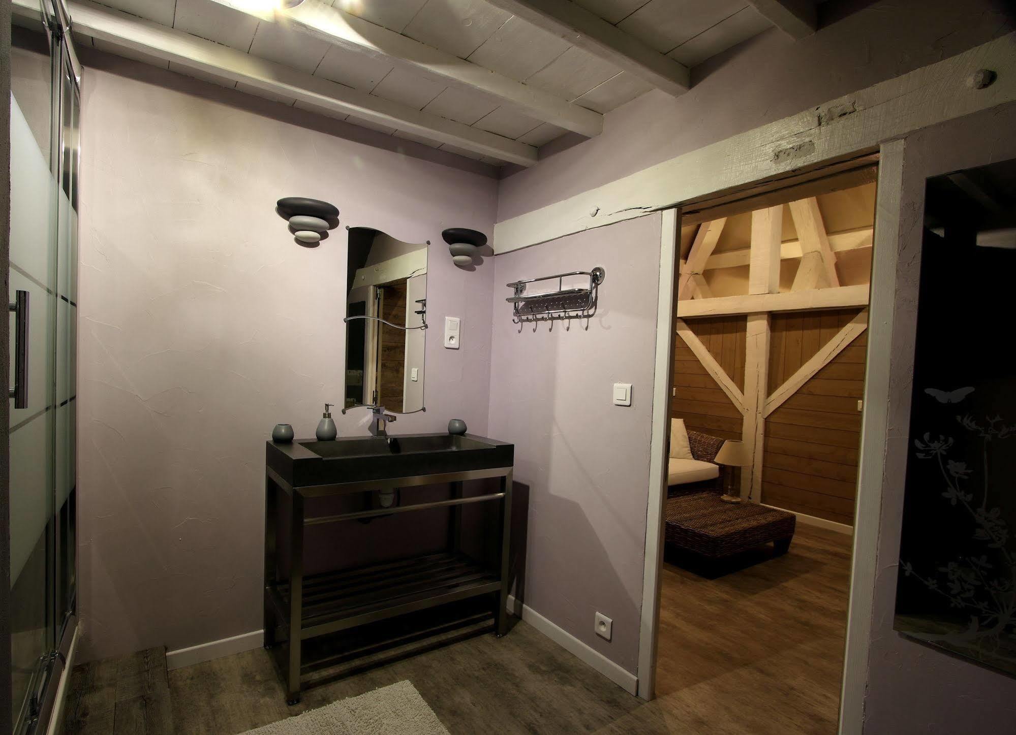 Le Domaine Des Papillons Hotell Beaujeu-Saint-Vallier-et-Pierrejux Eksteriør bilde