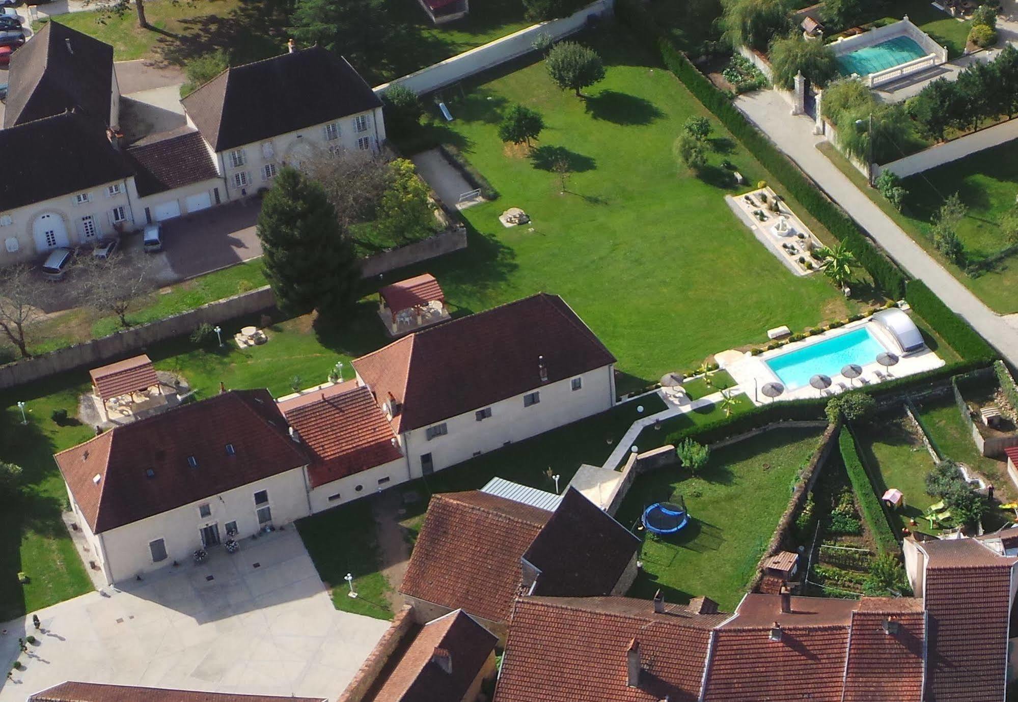 Le Domaine Des Papillons Hotell Beaujeu-Saint-Vallier-et-Pierrejux Eksteriør bilde