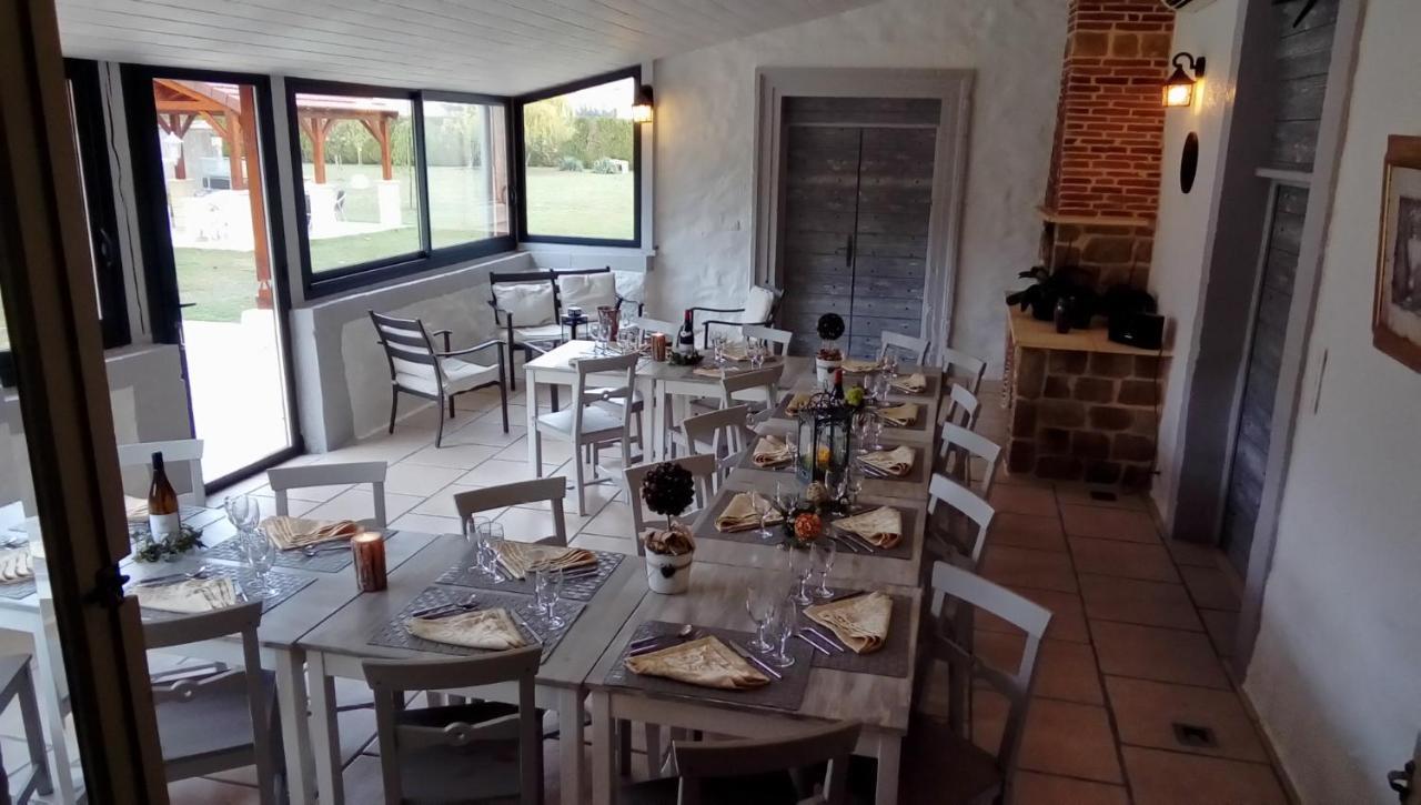 Le Domaine Des Papillons Hotell Beaujeu-Saint-Vallier-et-Pierrejux Eksteriør bilde