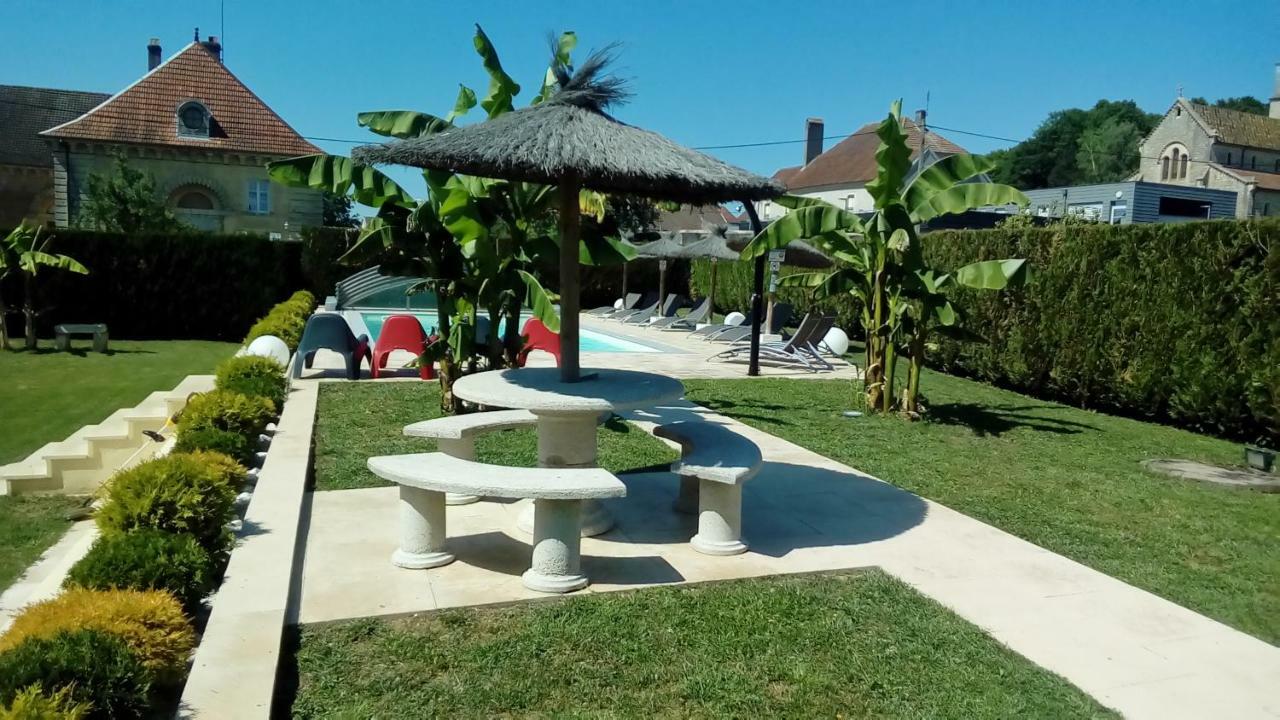 Le Domaine Des Papillons Hotell Beaujeu-Saint-Vallier-et-Pierrejux Eksteriør bilde