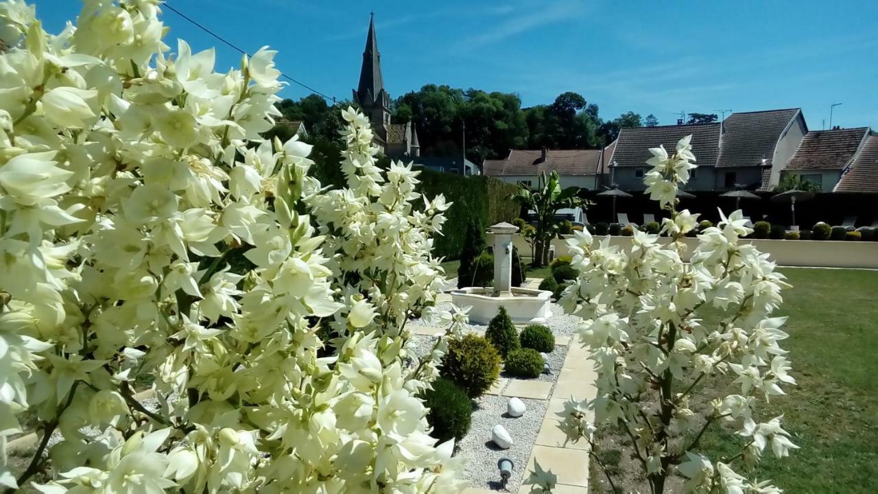 Le Domaine Des Papillons Hotell Beaujeu-Saint-Vallier-et-Pierrejux Eksteriør bilde